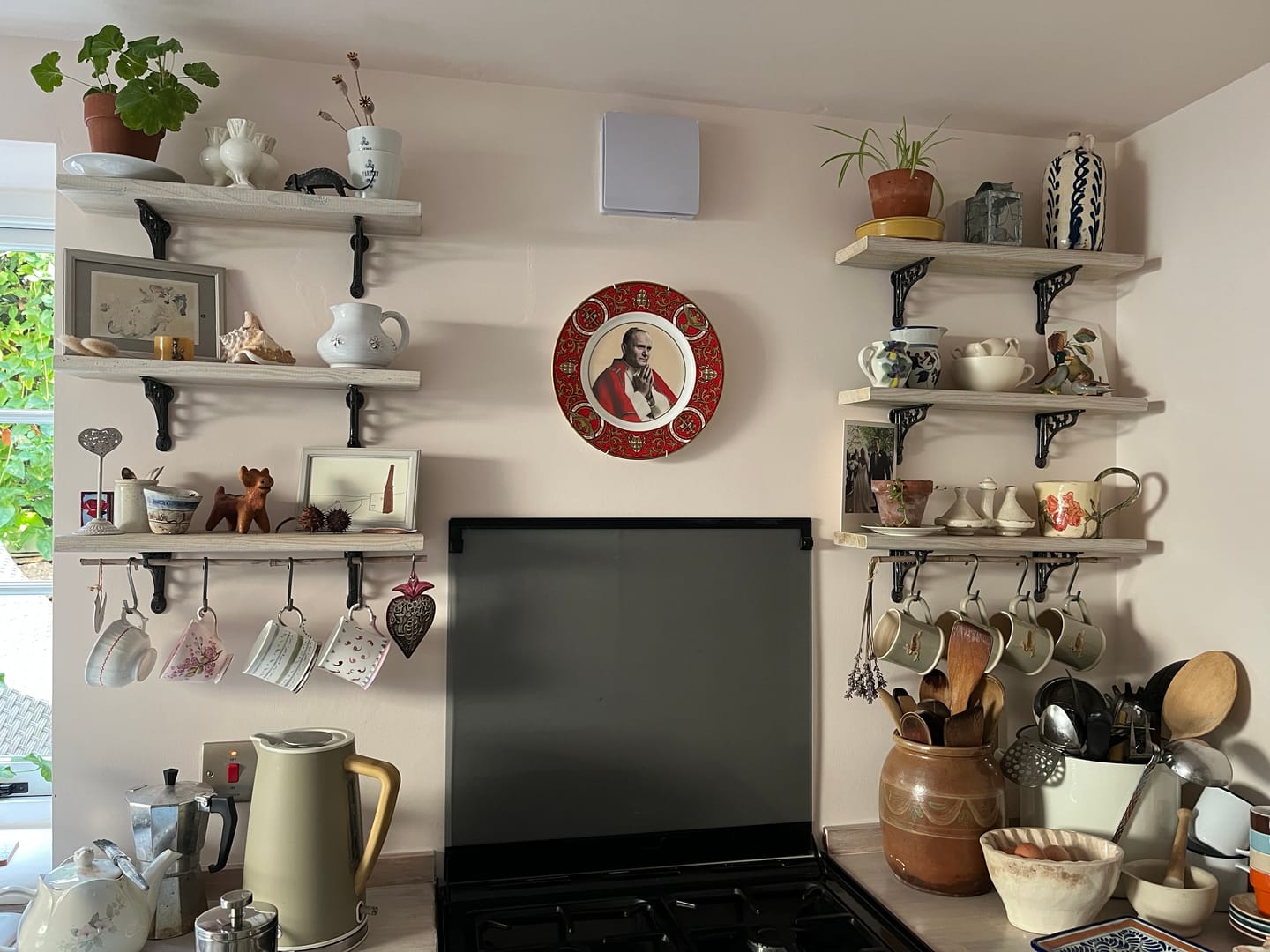Customer photo review of 4 Inch Victorian Scroll Cast Iron Shelf Bracket