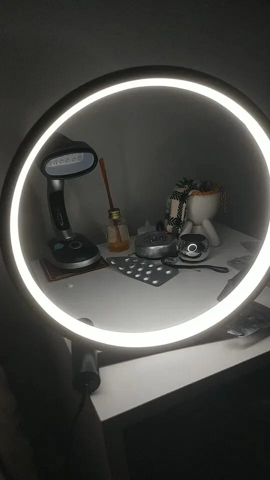 Customer photo review of Table Lamp, Ring-Shaped Touch Lamp, USB Powered, Aluminium