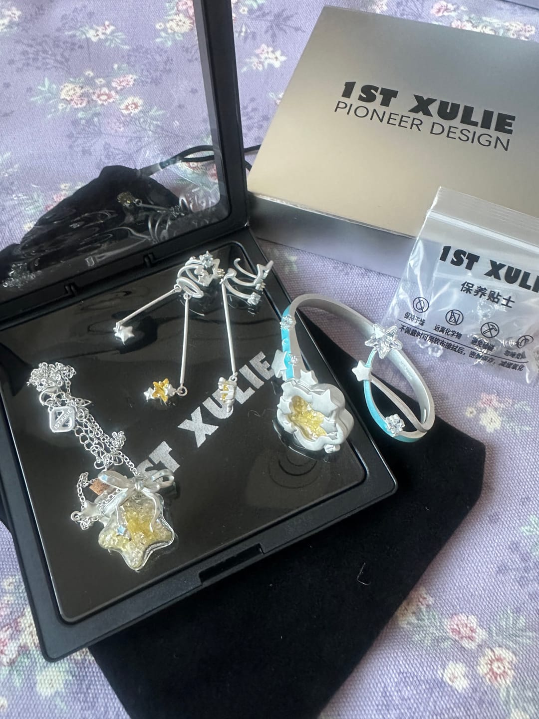 Customer photo review of "WISHING STAR" Zirconia Celestial Star Non-Pierced Ear Cuffs