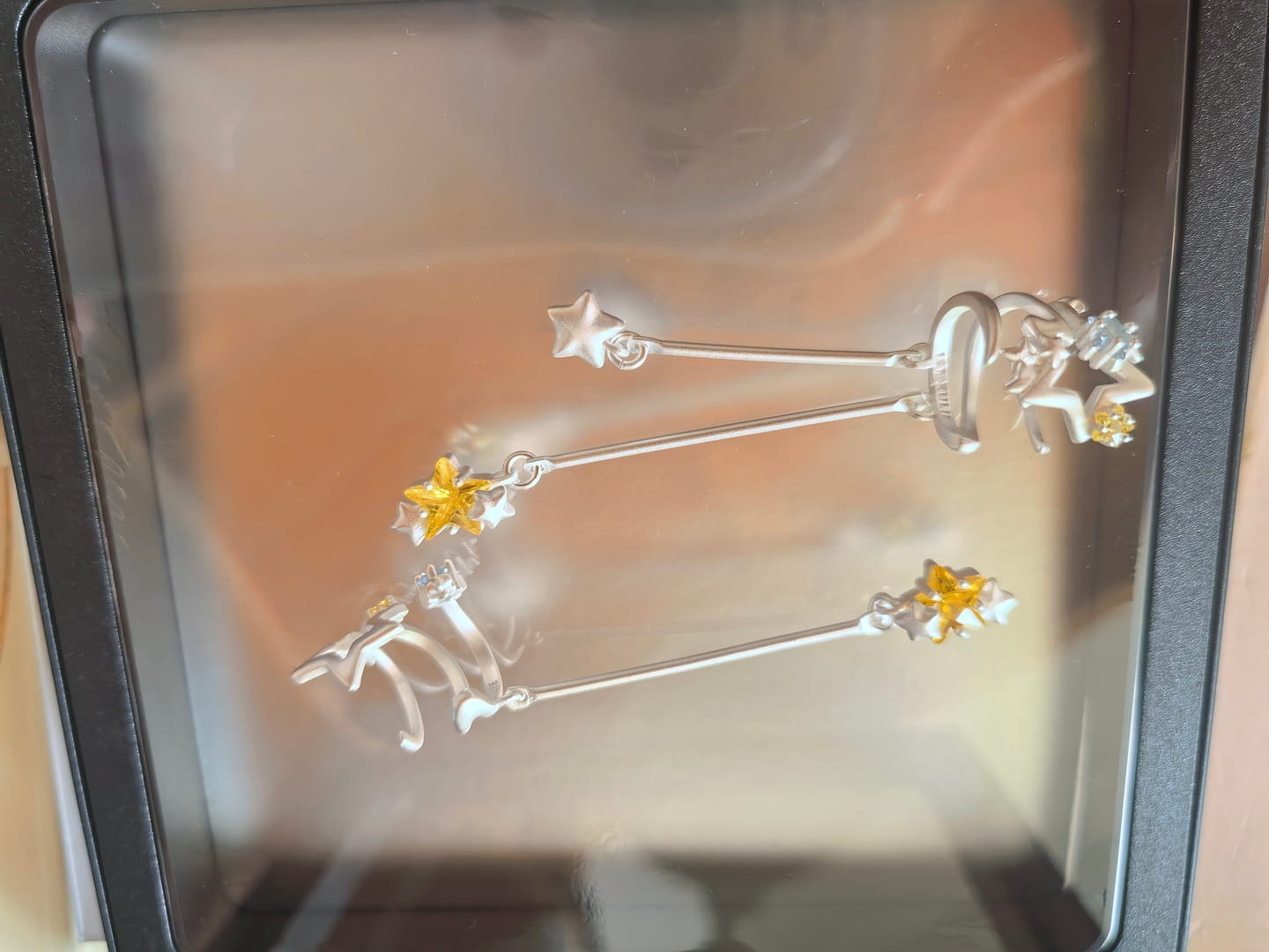 Customer photo review of "WISHING STAR" Zirconia Celestial Star Non-Pierced Ear Cuffs