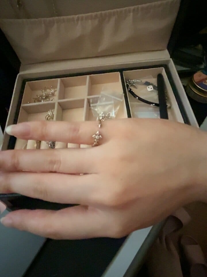 Customer photo review of "Bastet" 925 Sterling Silver Vintage Iris Adjustable Pinky Ring