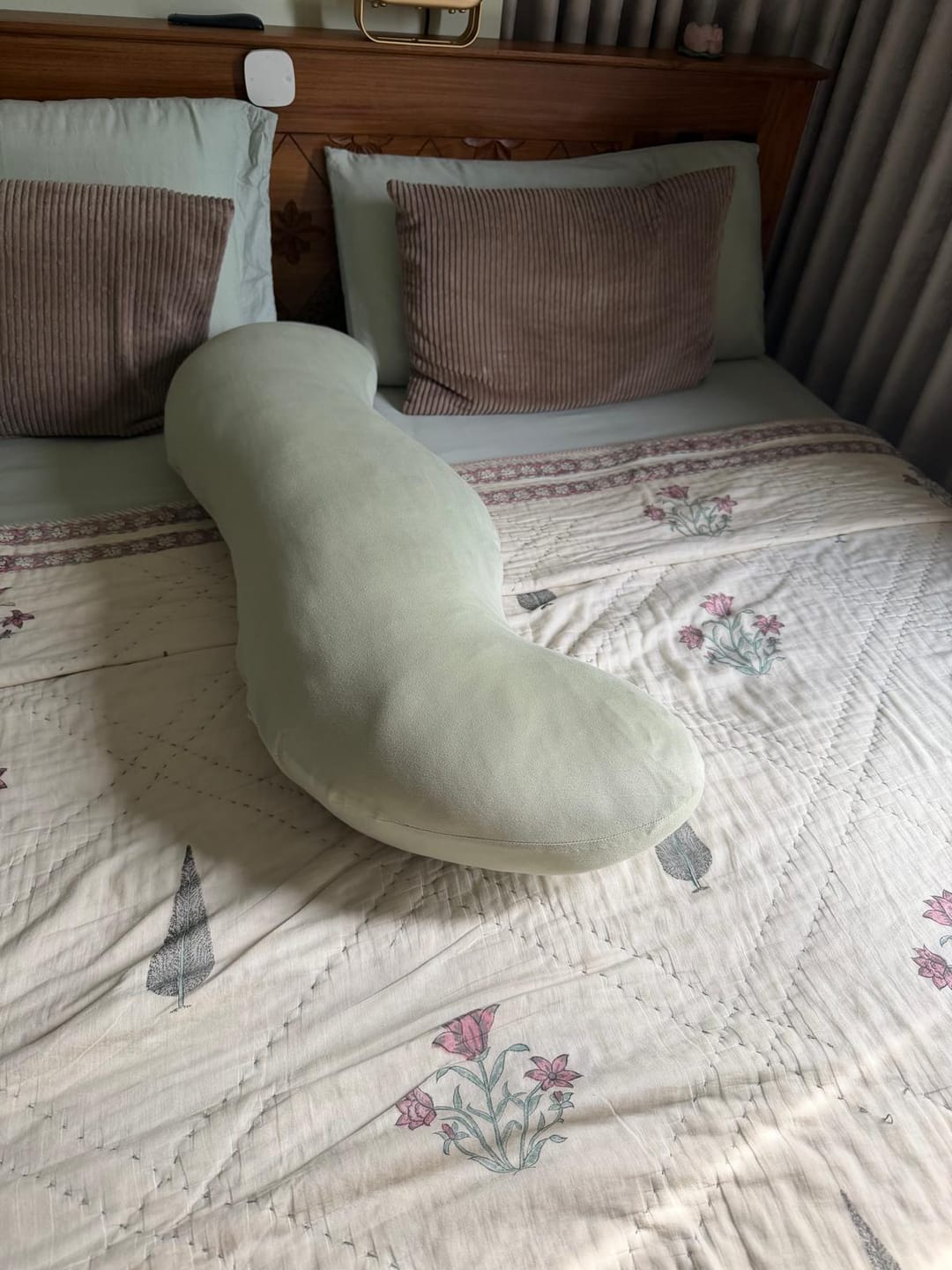 Customer photo review of Snuggi Body Align Pillow