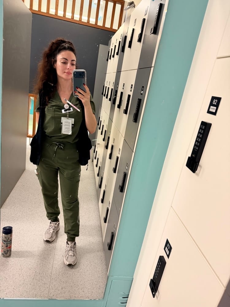 Customer photo review of FLORENCE Three Chest Pocket Scrub Top - Hunter Green | SLTECH™