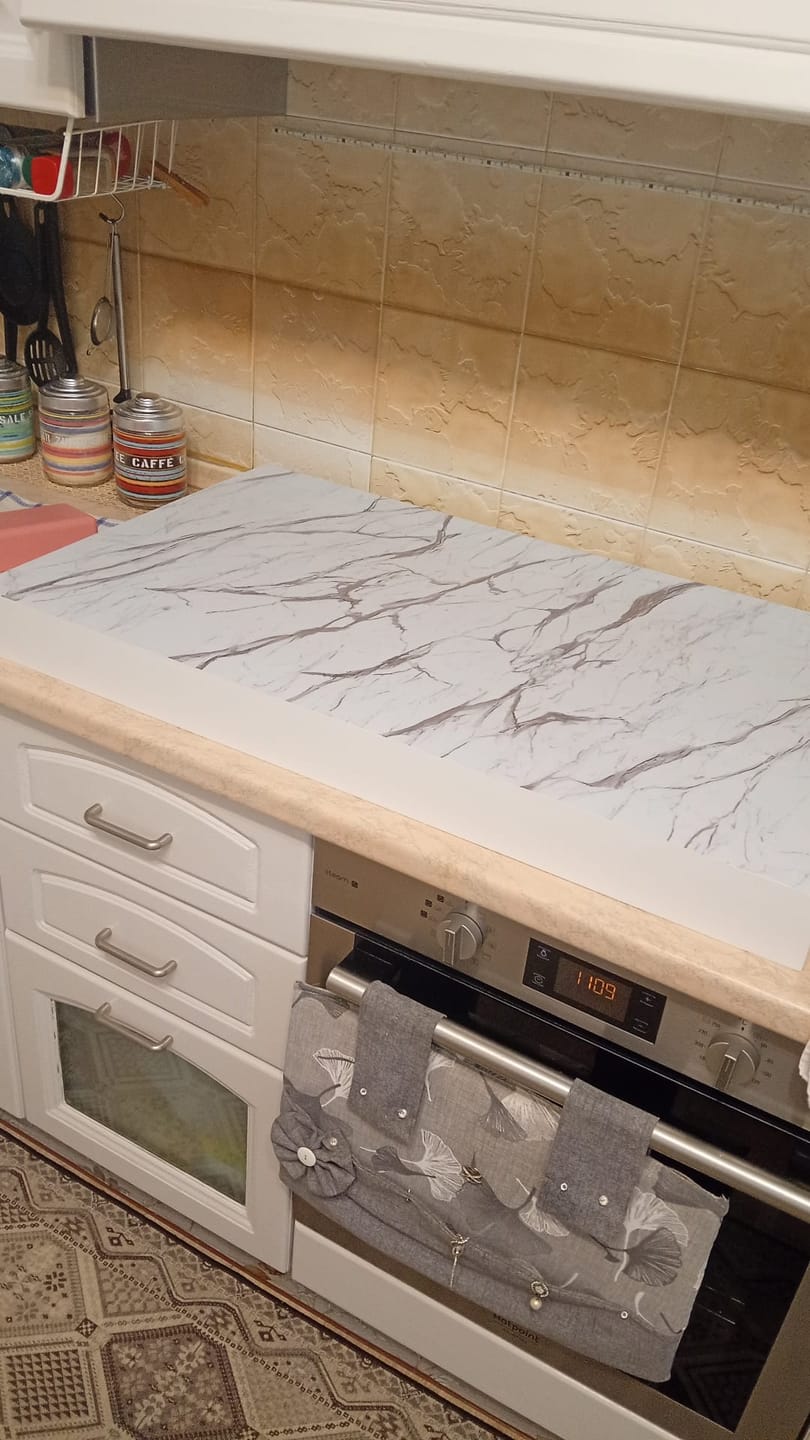 Customer photo review of Coprifornello in Legno 90x54x7,5 cm Effetto Marmo – Copripiano Cottura Ultraresistente Impermeabile Antigraffio Piano d’Appoggio Cucina Oro o Silver