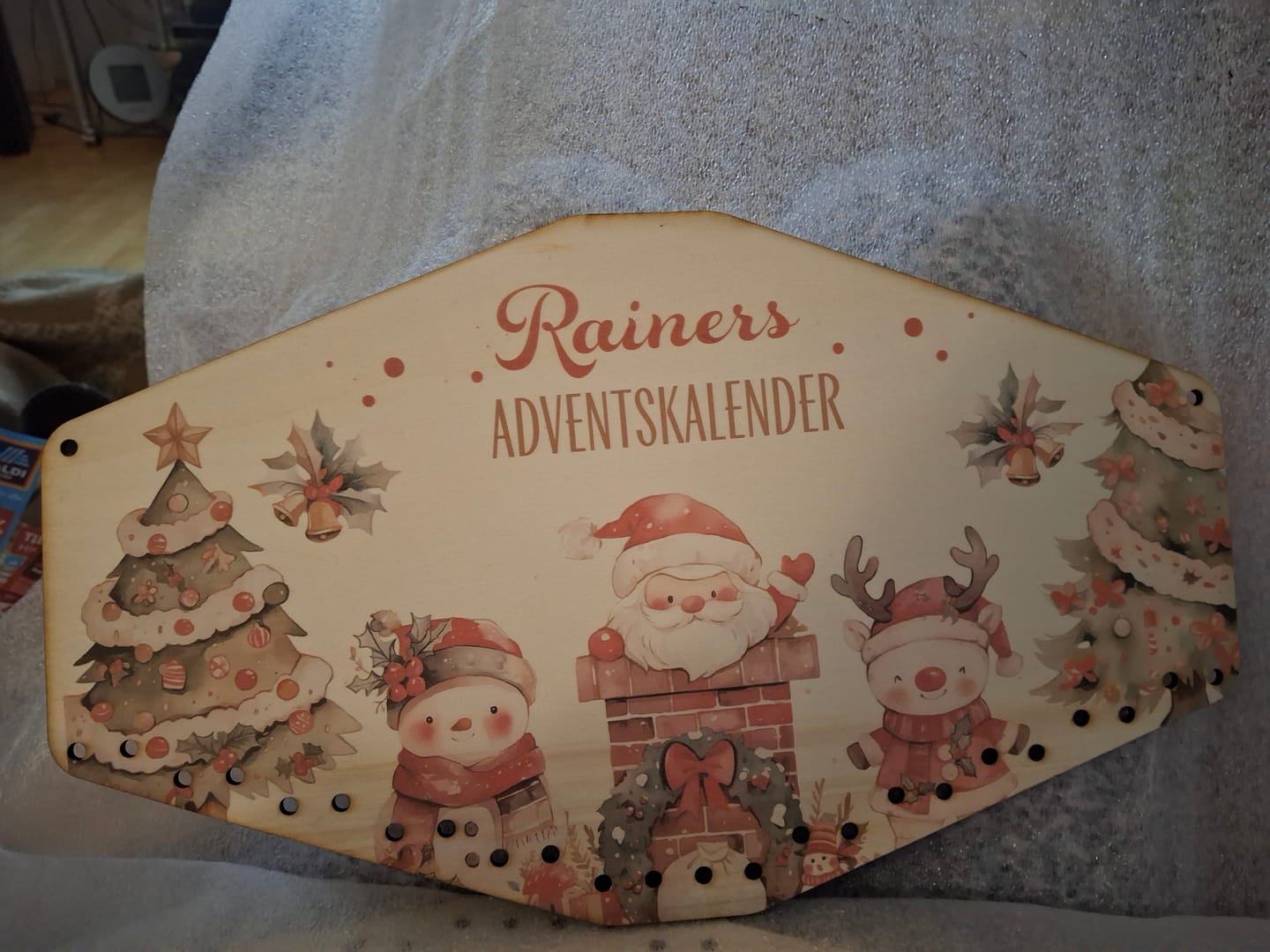 Customer photo review of Personalisierter Adventskalender aus Holz mit Druckmotiv & Namen - Nikolaus