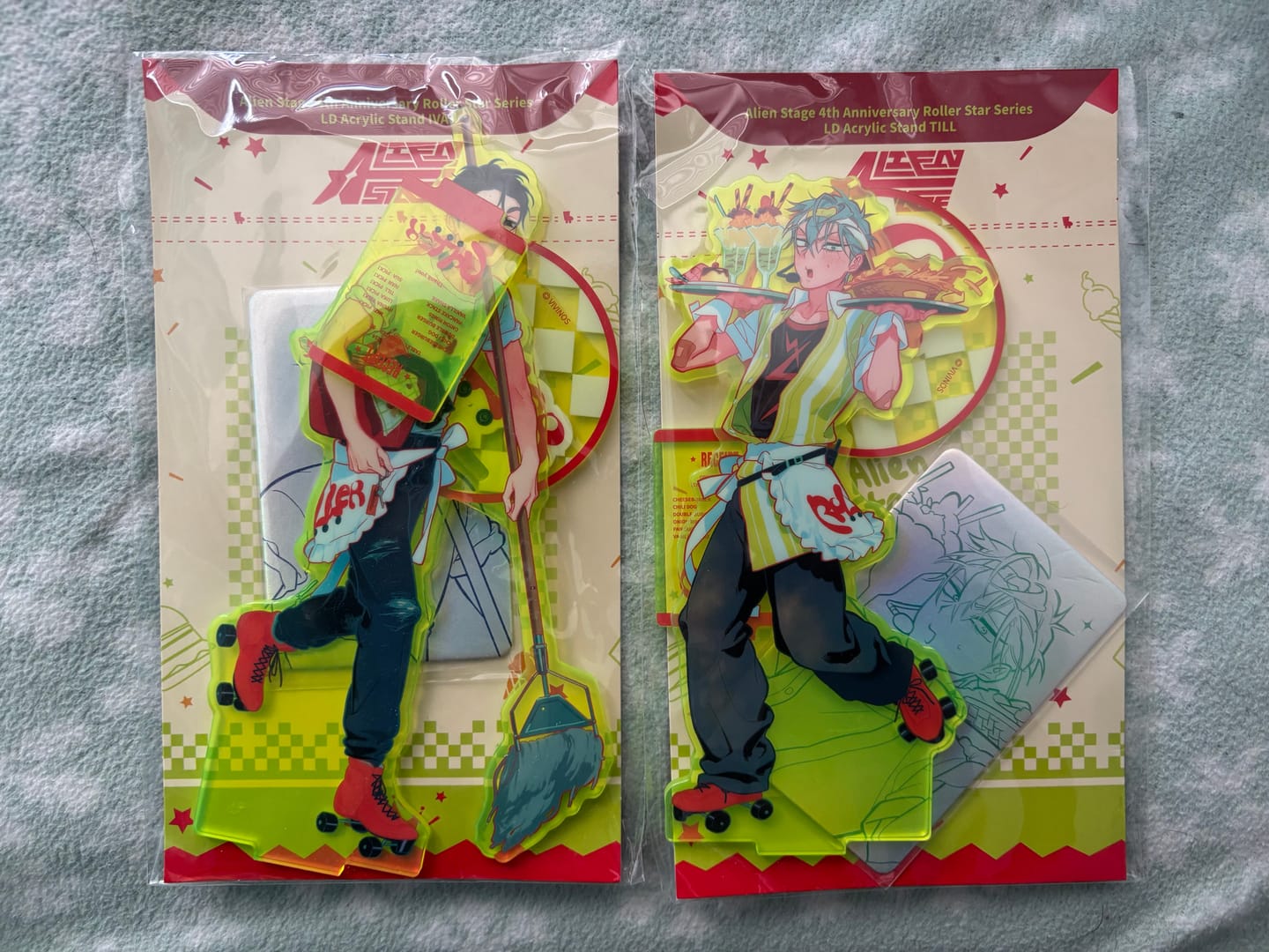 Customer photo review of Alien Stage - 4th Anniversary - Roller Star Series - LD Acrylic Stand