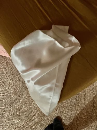 Customer photo review of Ivory White Silk Pillowcase -  Queen Size - Zip Closure