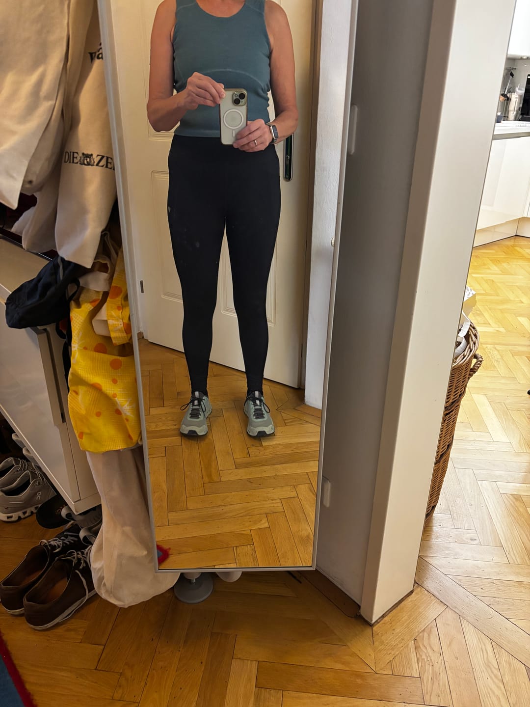 Customer photo review of Essential Hike Damen Leggings