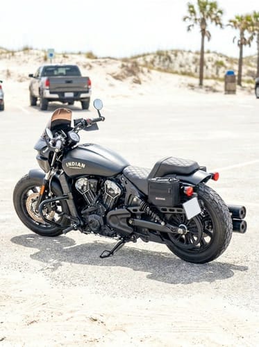 Customer photo review of 8L - Patriot Small Indian Scout Bobber Throw Over Saddlebags