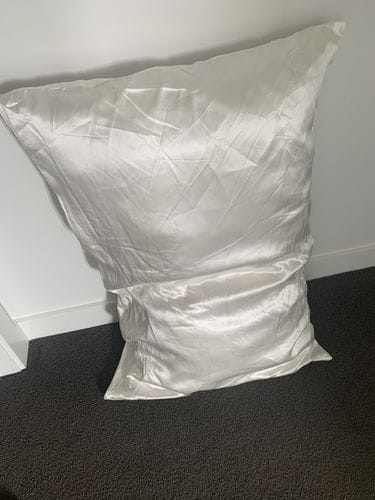 Customer photo review of Ivory White Silk Pillowcase -  Queen Size - Zip Closure