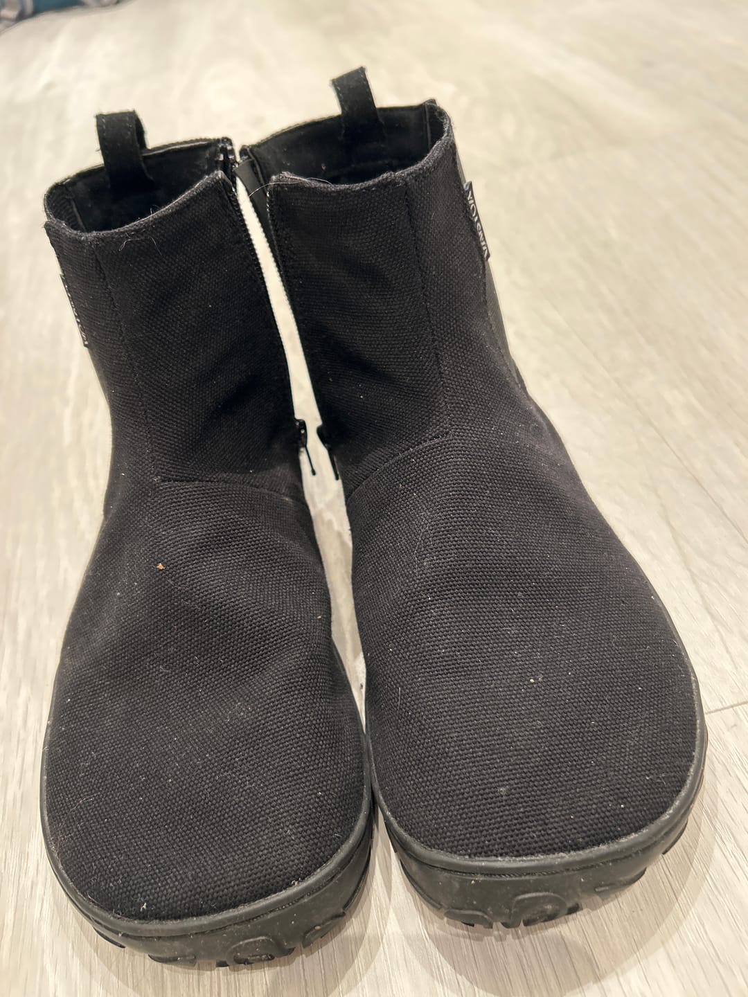 Customer photo review of Vaistoa Kajo 2 | Barefoot Chelsea Boots