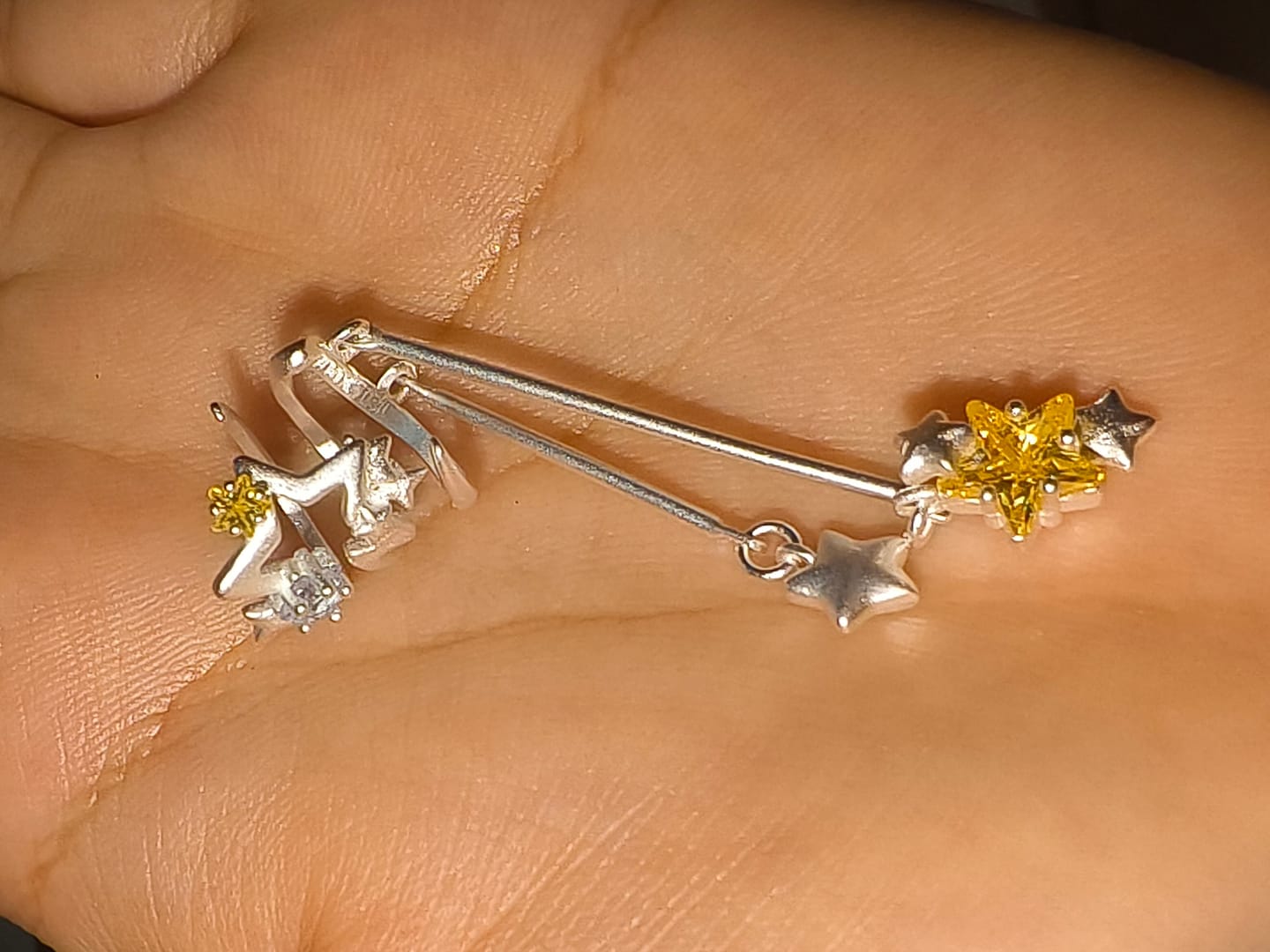 Customer photo review of "WISHING STAR" Zirconia Celestial Star Non-Pierced Ear Cuffs
