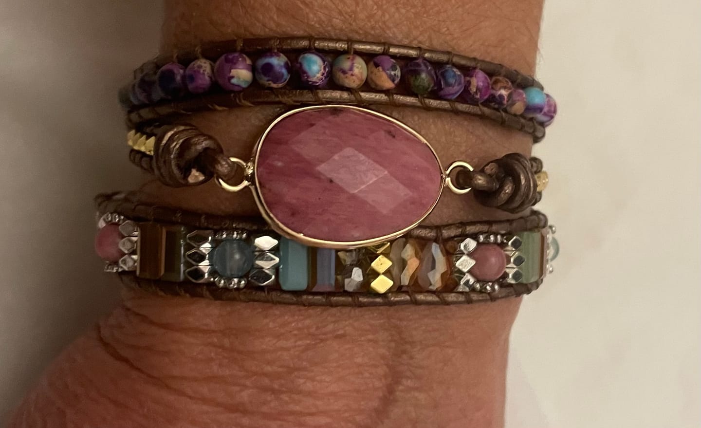 Customer photo review of Heilendes Rhodochrosit Wickelarmband | Boho