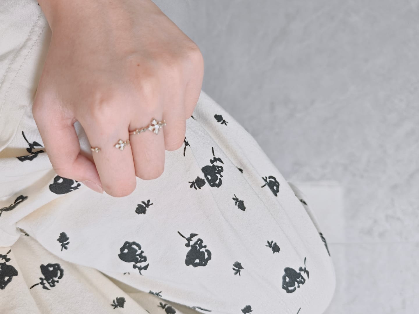 Customer photo review of "Bastet" 925 Sterling Silver Vintage Iris Adjustable Pinky Ring