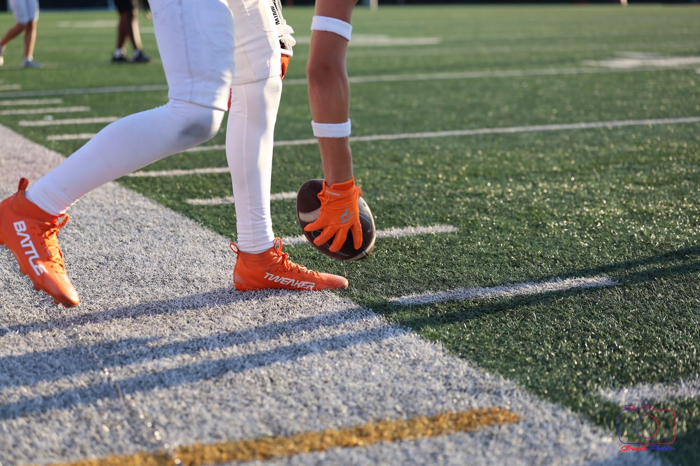 Customer photo review of Phenom Elite VPS5 Adult Football Gloves - Team Colors
