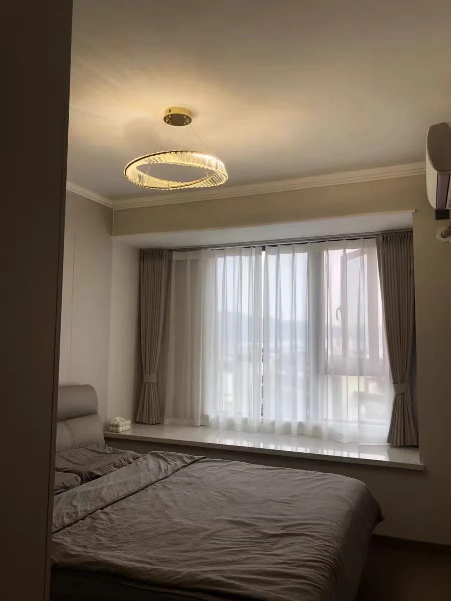 Customer photo review of Gold Crystal Chandelier, Twisting Ring, Hardwired LED, 40-100 cm