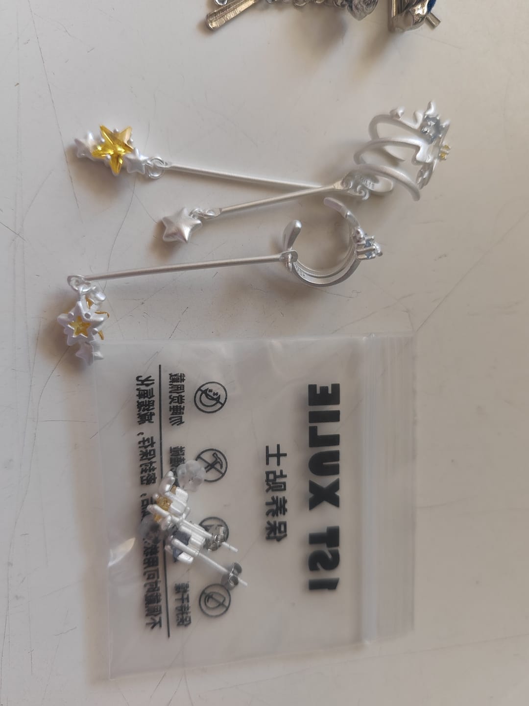 Customer photo review of "WISHING STAR" Zirconia Celestial Star Non-Pierced Ear Cuffs