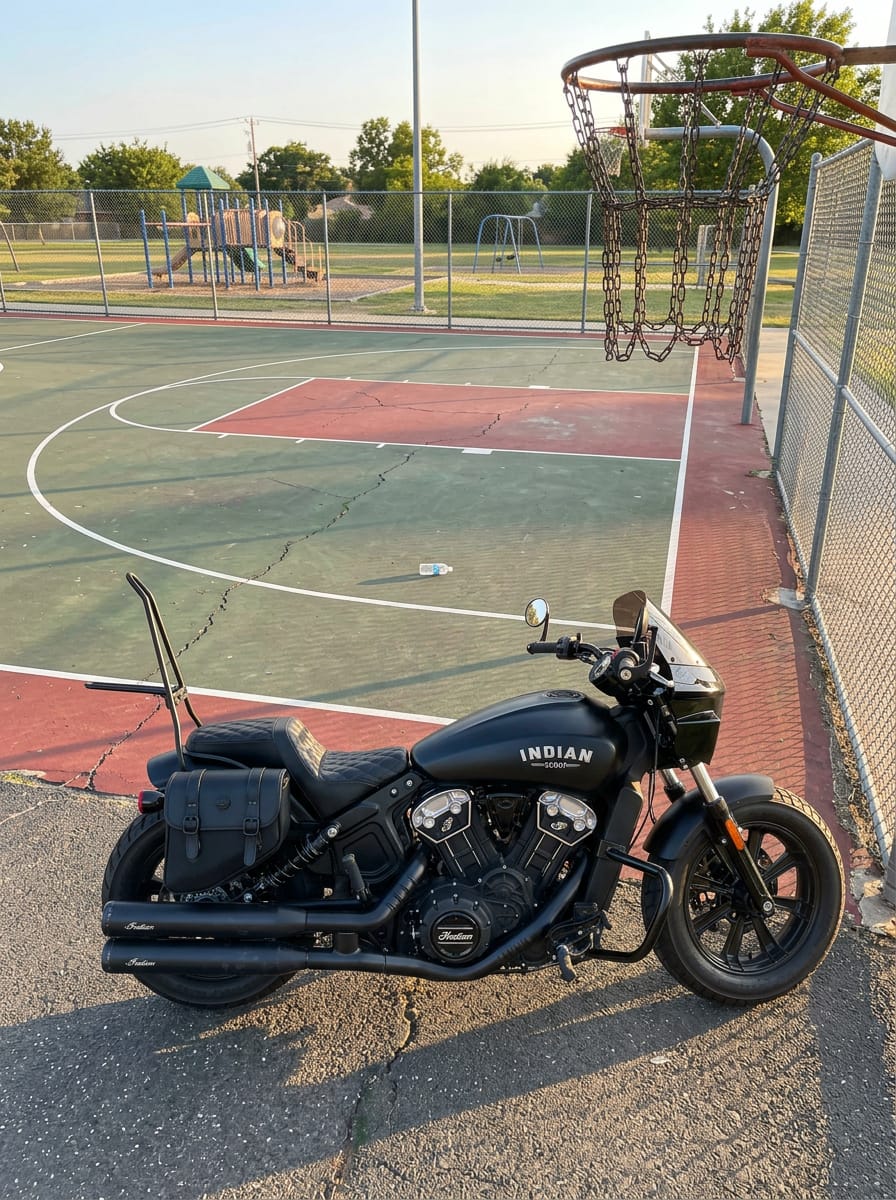 Customer photo review of 8L - Pony Indian Scout Bobber Leather Saddlebags