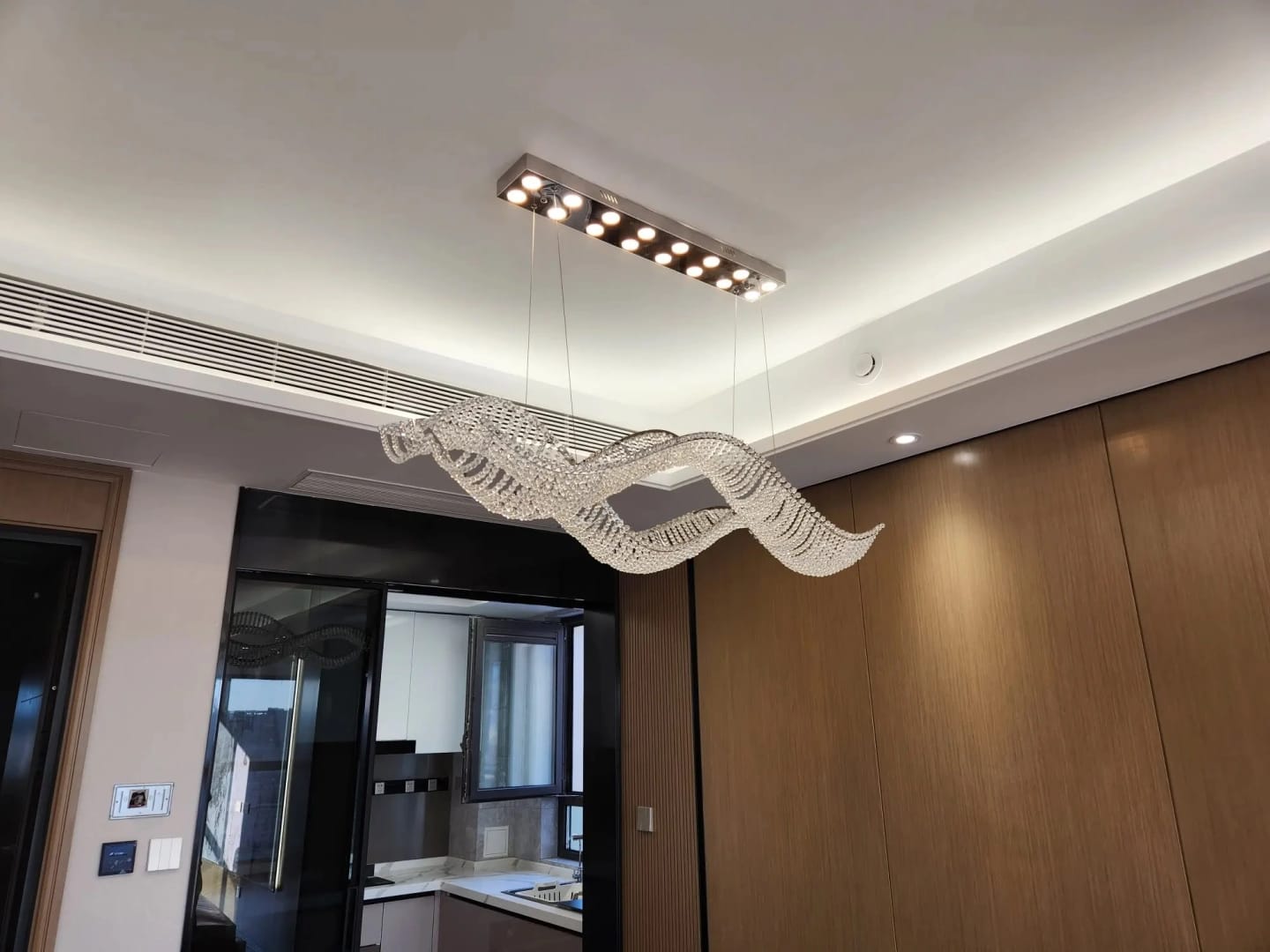 Customer photo review of Crystal Chandelier, Ribbon-Inspired Design, Integrated LED, 120–150 cm