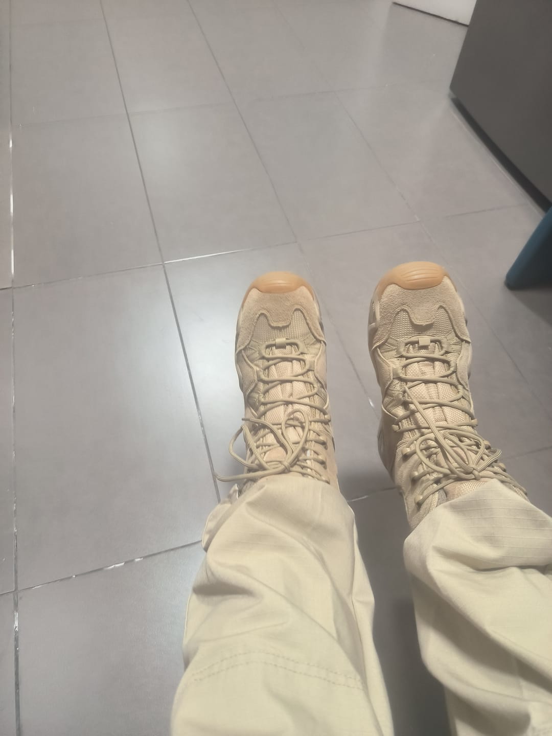 Customer photo review of BOTAS TACTICAS ESDY COYOTE
