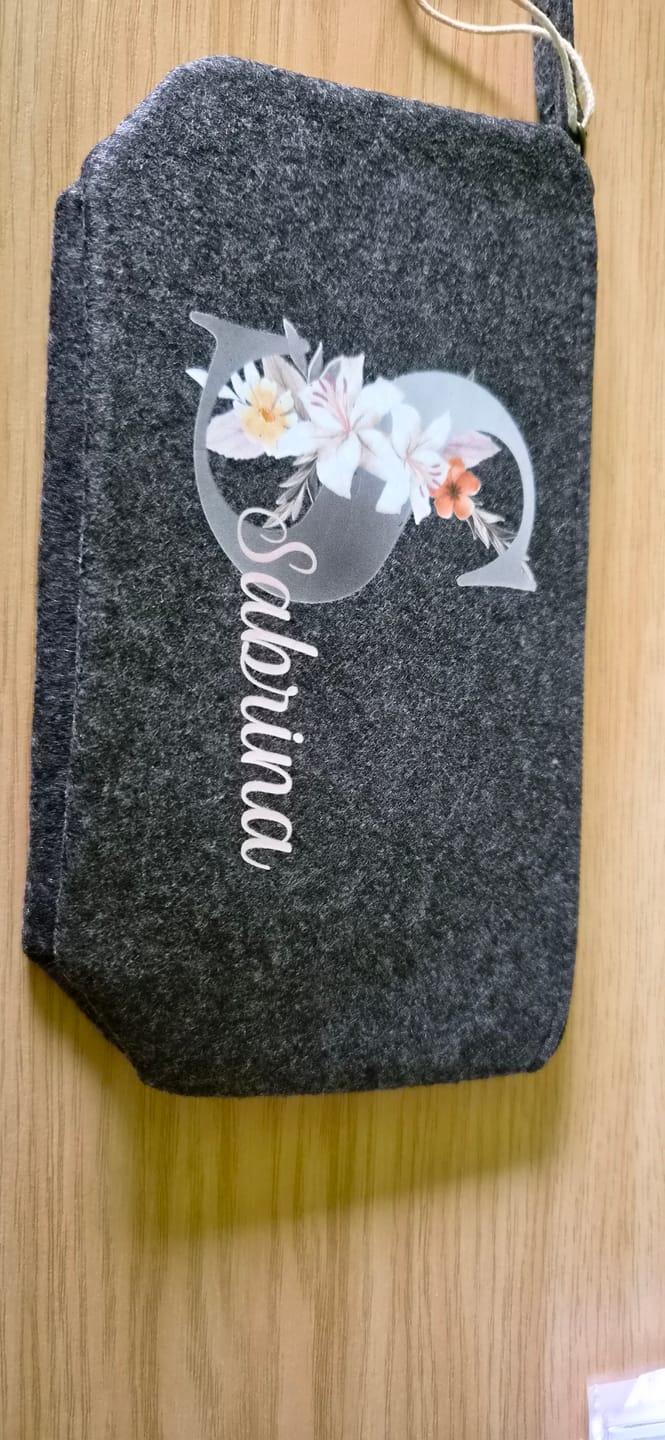Customer photo review of Deine Initiale - Individuelle Kosmetiktasche Filz