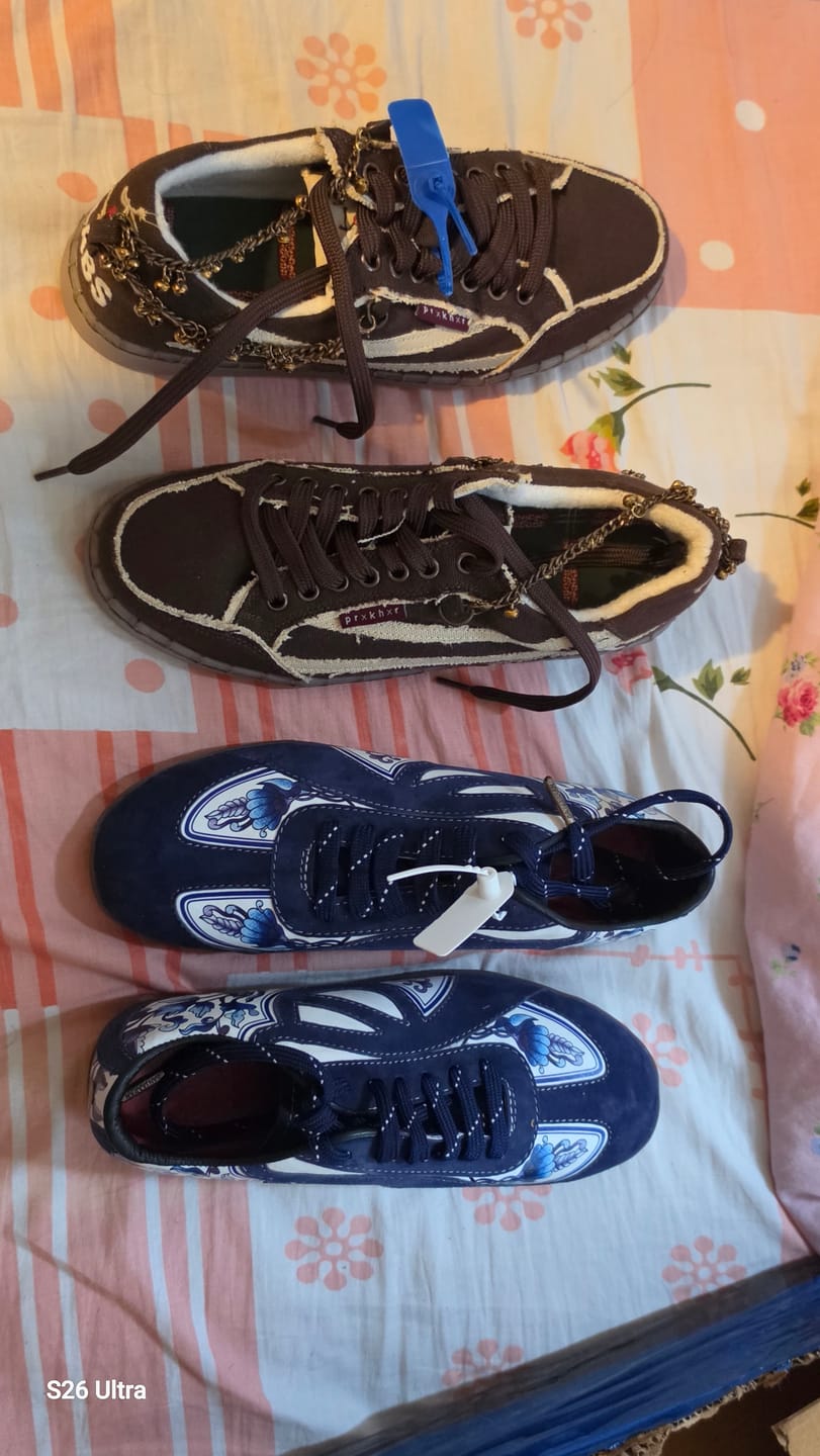 Customer photo review of Feroza बोम्बर (Bomber) Sneakers