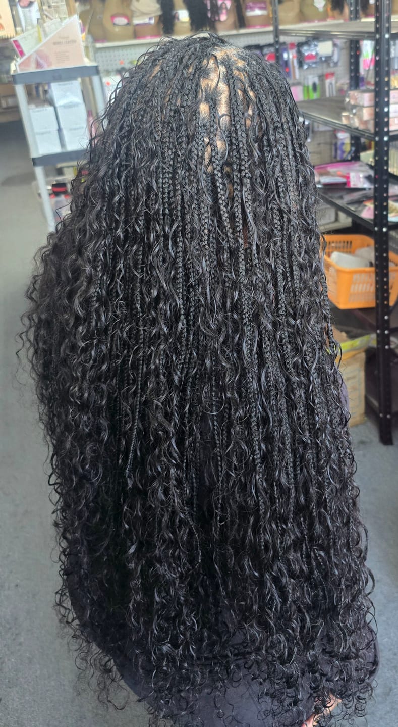 Customer photo review of Double Drawn Burmese Body Wave Human Braiding Hair