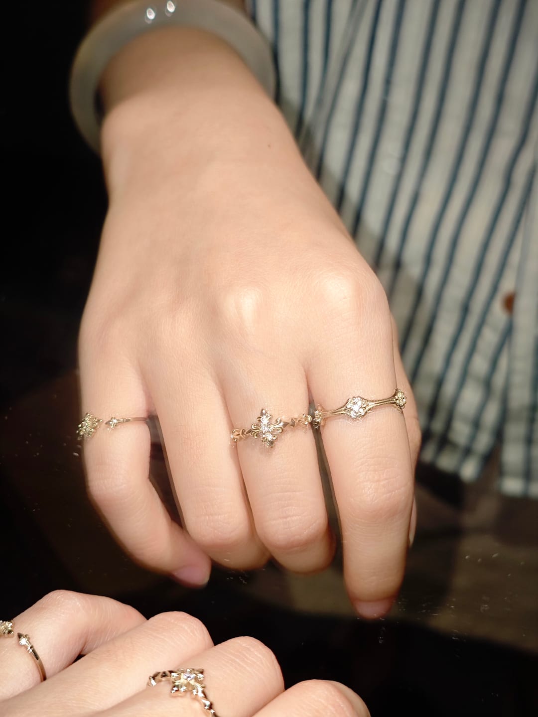 Customer photo review of "Bastet" 925 Sterling Silver Vintage Iris Adjustable Pinky Ring