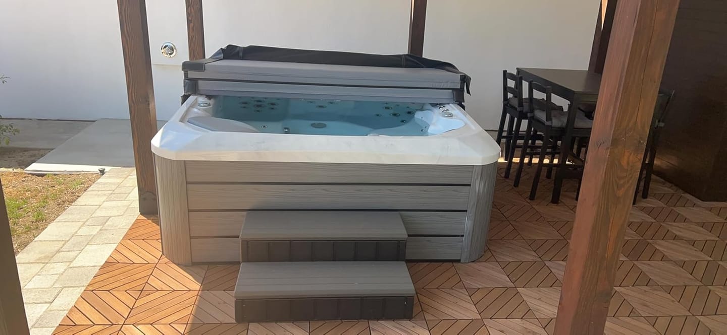 Customer photo review of Comfort Hot Tub 834