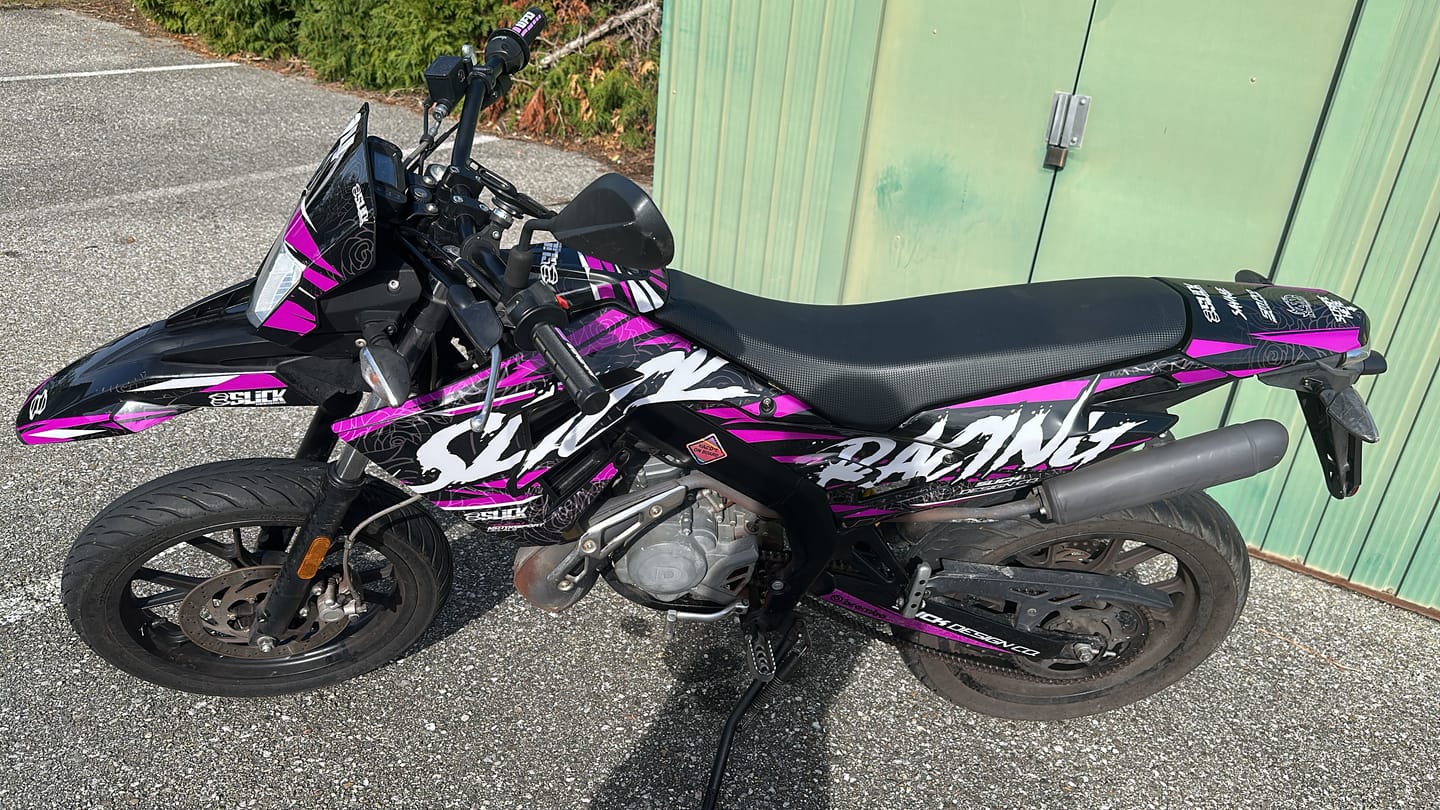 Customer photo review of SLICK RACING - GRAPHICS KIT