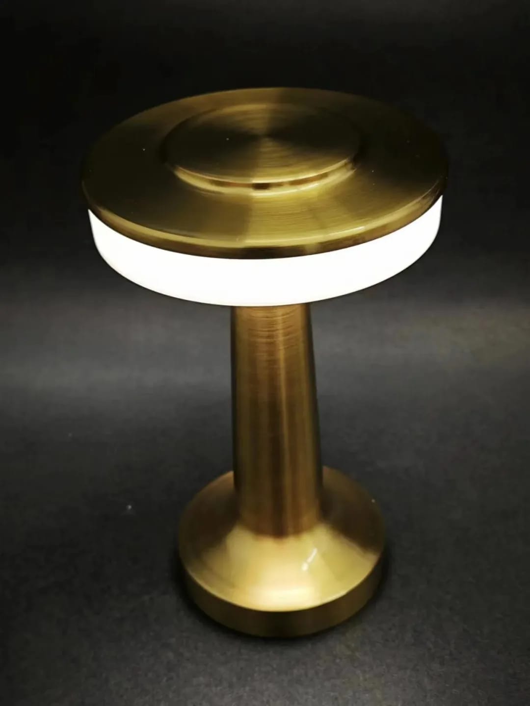 Customer photo review of Aluminium Cordless Table Lamp, Rechargeable, Touch Control, 20 cm