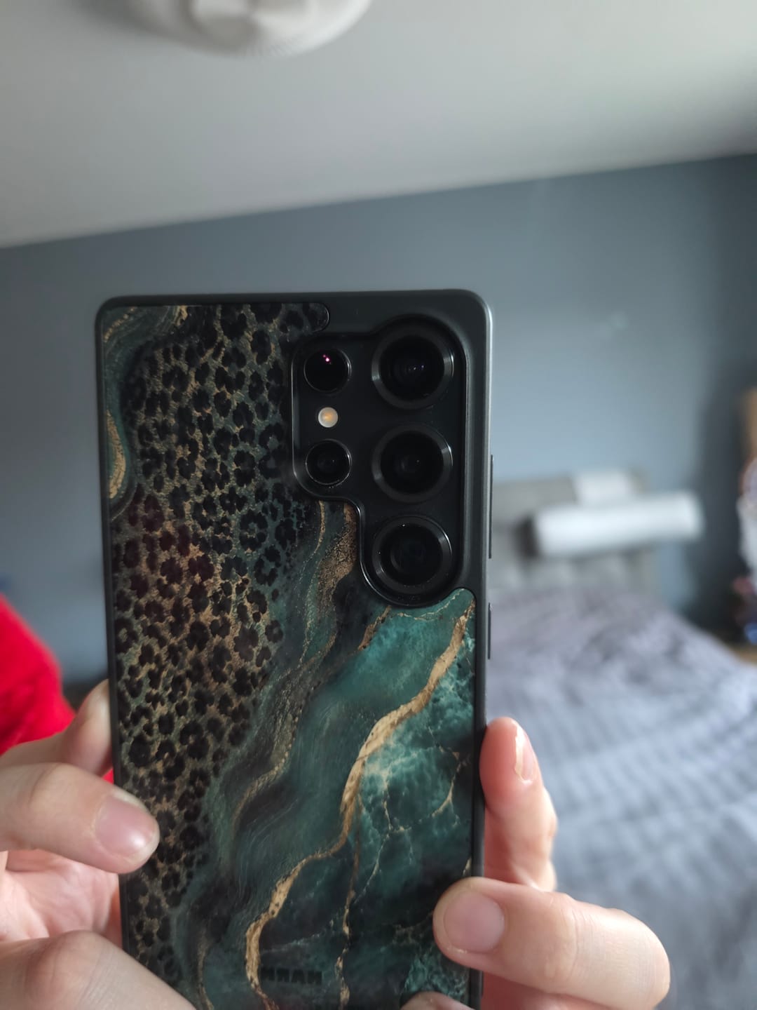 Customer photo review of Samsung Galaxy S25 Ultra Hard Case – Velora