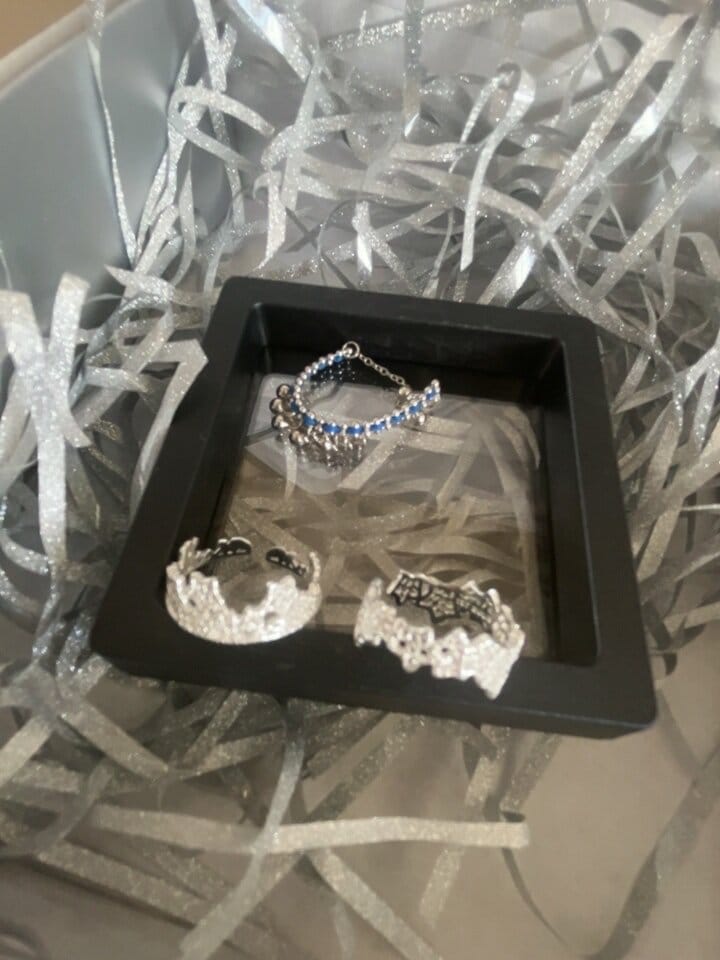 Customer photo review of "STARLIGHT LACE" 925 Sterling Silver Vintage Rococo Star Open Ring