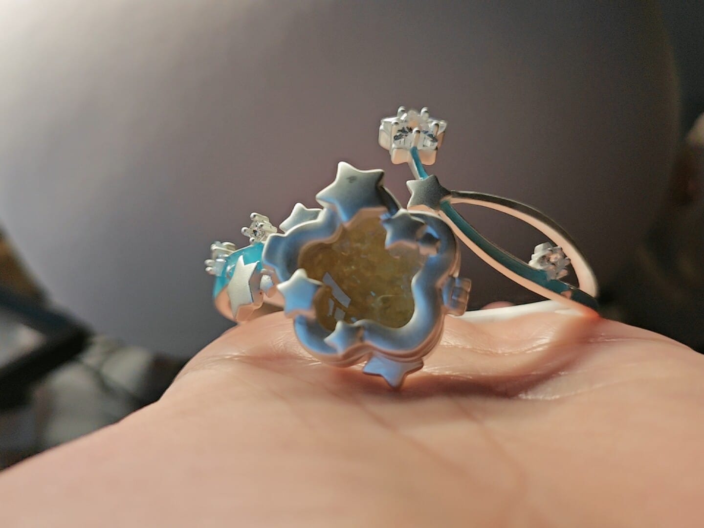 Customer photo review of "WISHING STAR" Rhodium Plated Wishing Star Flip Bangle, Zirconia Glass