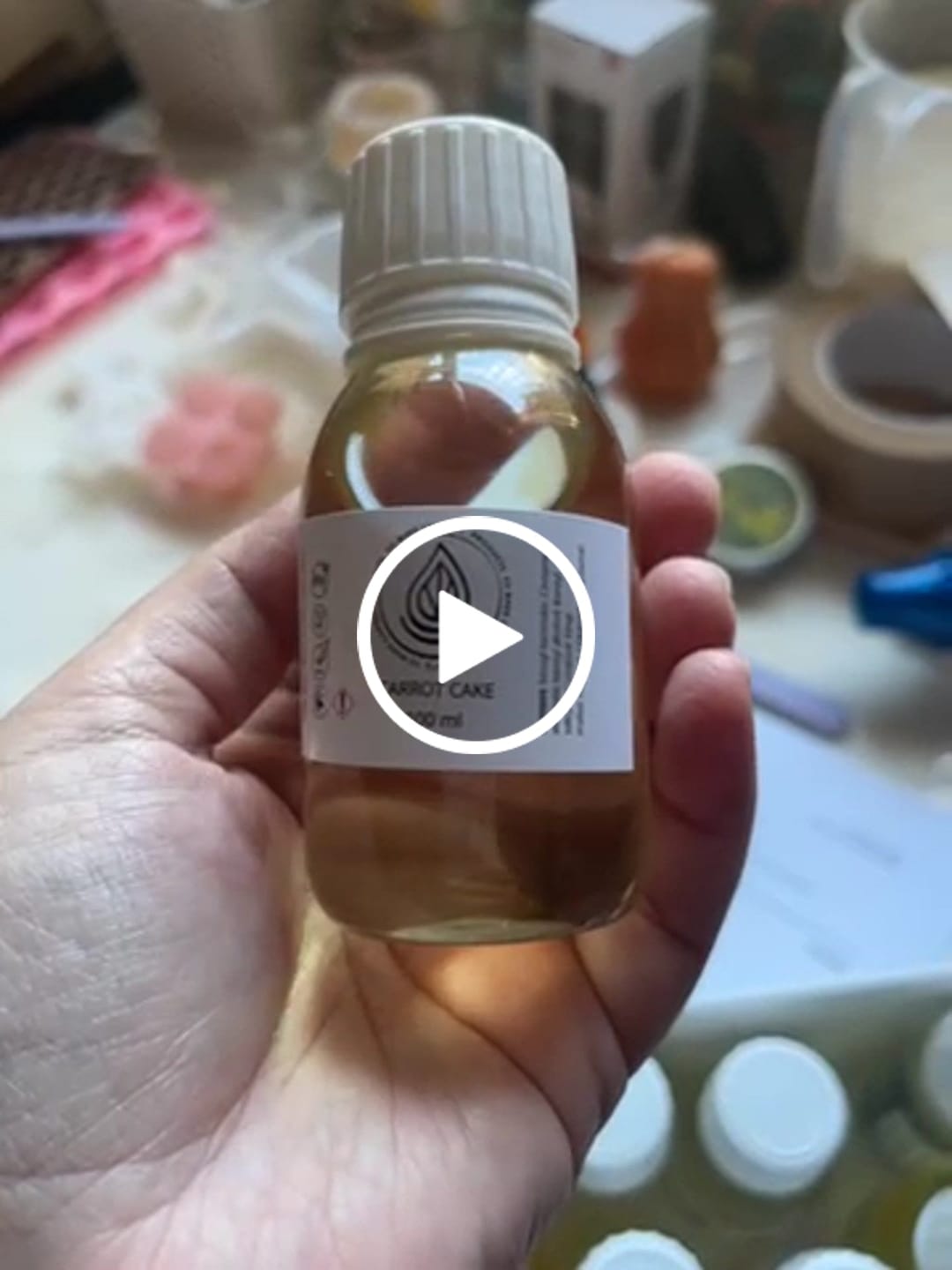 Customer video review of Fragancia CARROT CAKE