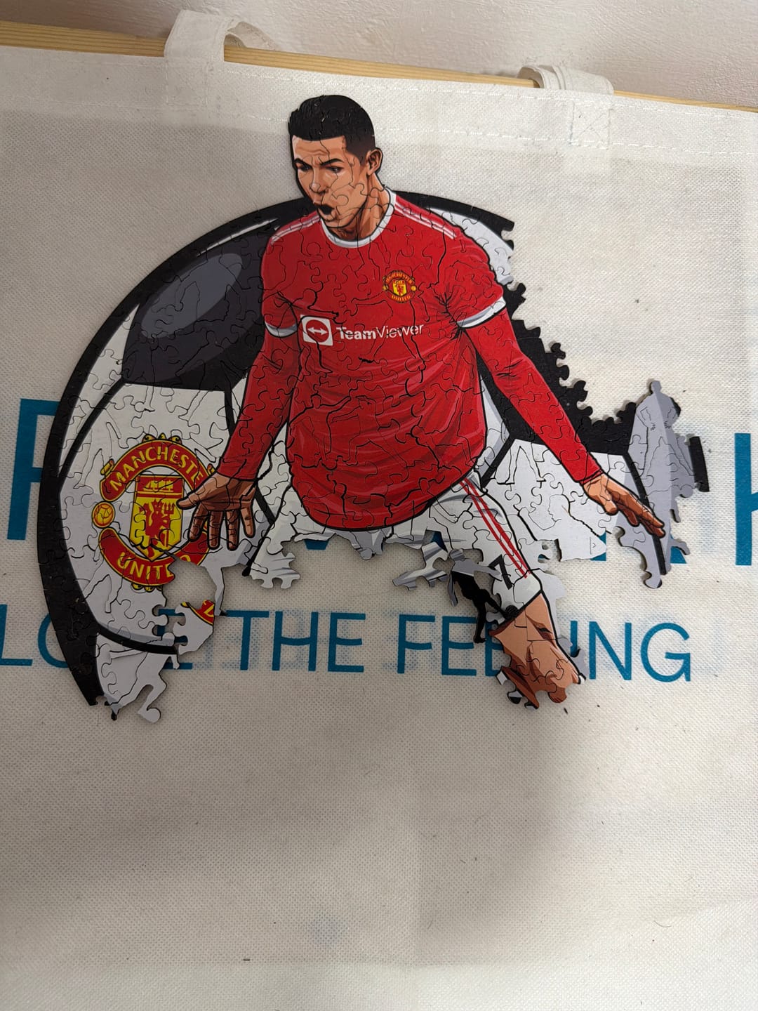Customer photo review of Cristiano Ronaldo Puzle de Madera
