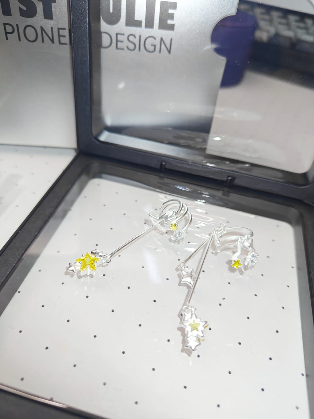 Customer photo review of "WISHING STAR" Zirconia Celestial Star Non-Pierced Ear Cuffs
