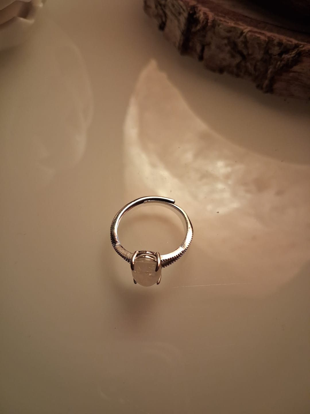 Customer photo review of Bague Ajustable "Clarté de l’Âme" en Pierre de Lune
