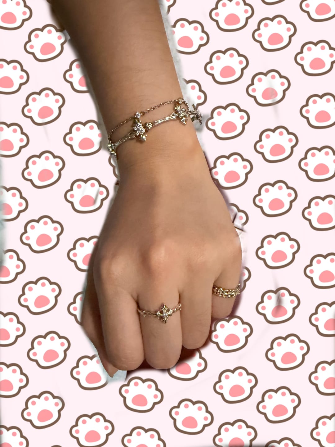 Customer photo review of "Bastet" 925 Sterling Silver Vintage Iris Adjustable Pinky Ring