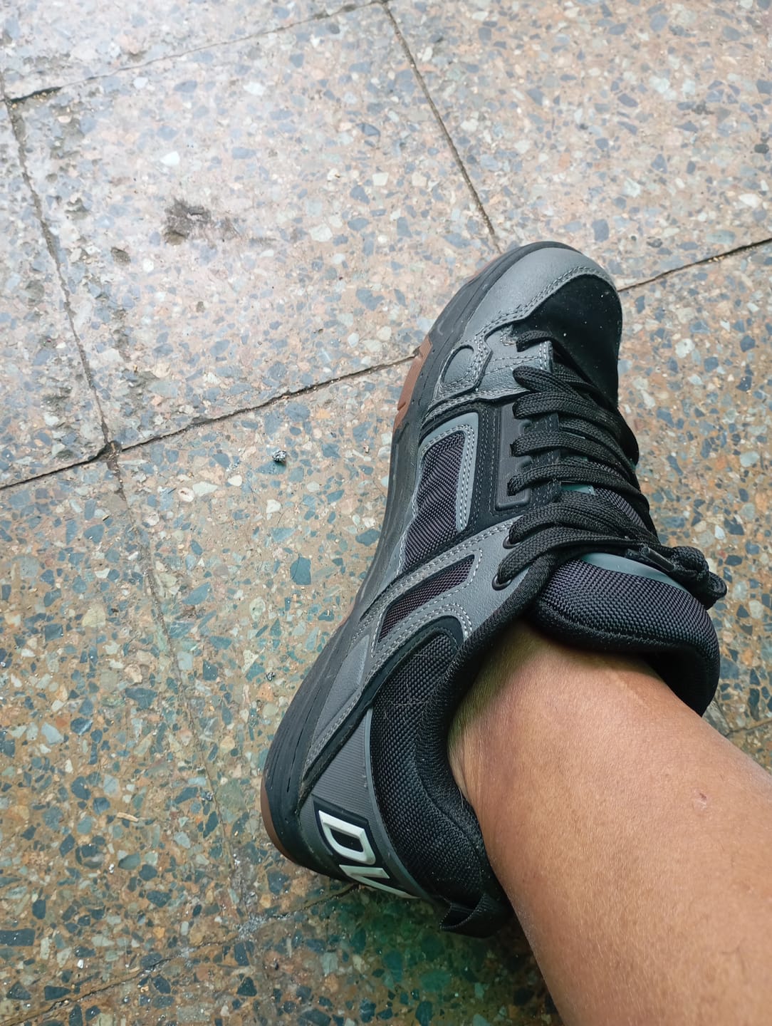 Customer photo review of Zapatillas Dvs Comanche Hombre Negro