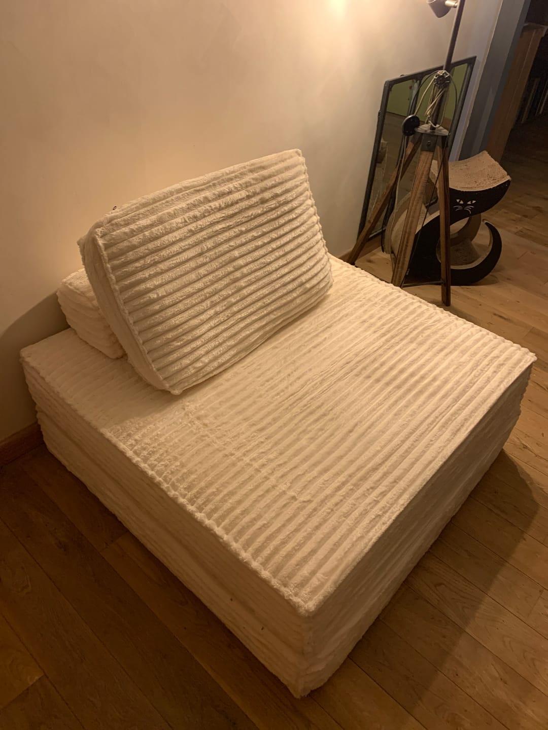 Customer photo review of Fauteuil lit convertible MILANO – 1 place en velours côtelé épais – chauffeuse modulable