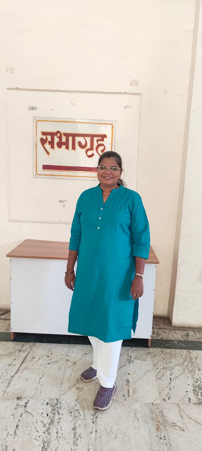 Customer photo review of Women White Airy Linen Long Kurta
