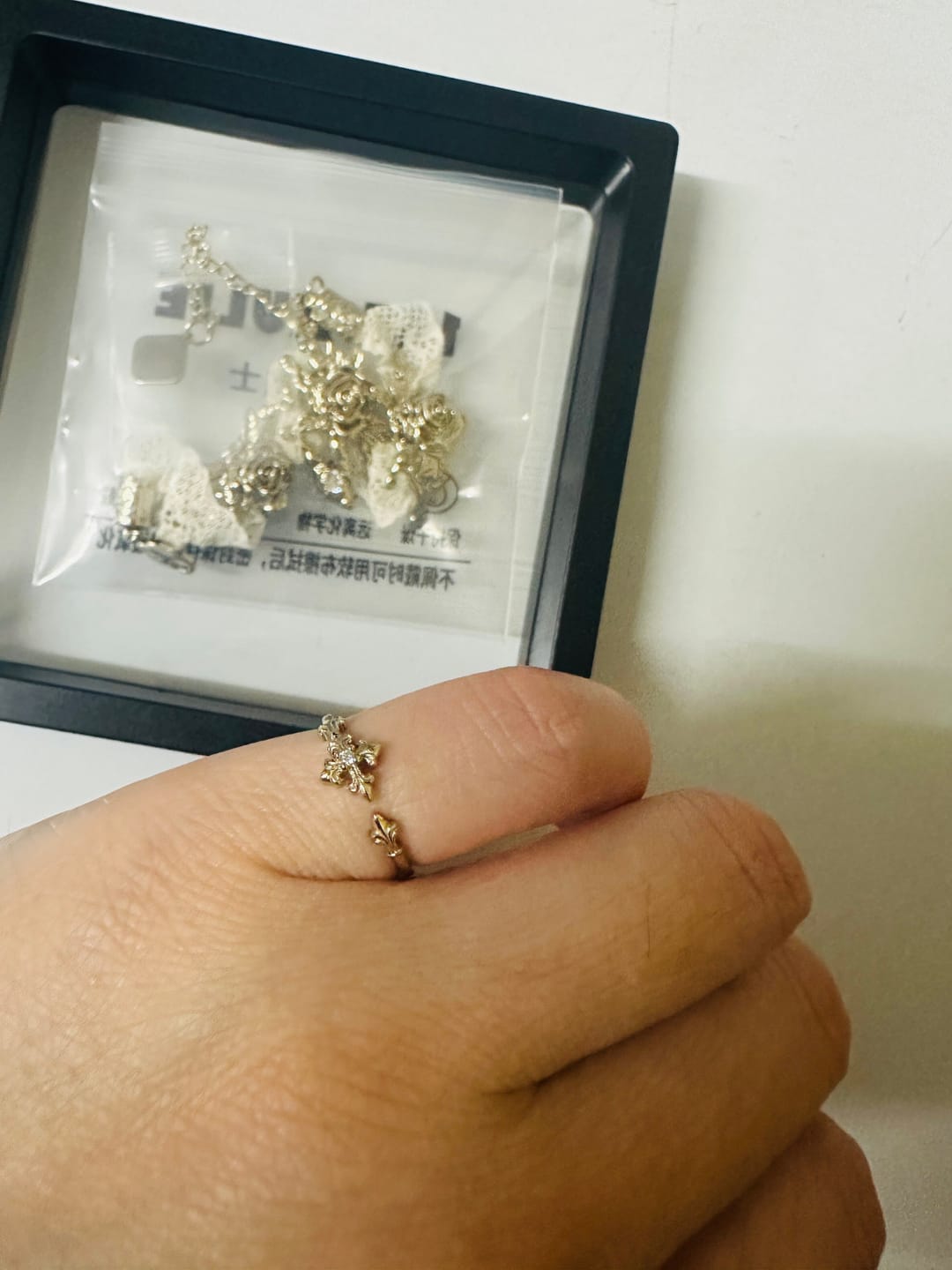 Customer photo review of "Bastet" 925 Sterling Silver Vintage Iris Adjustable Pinky Ring