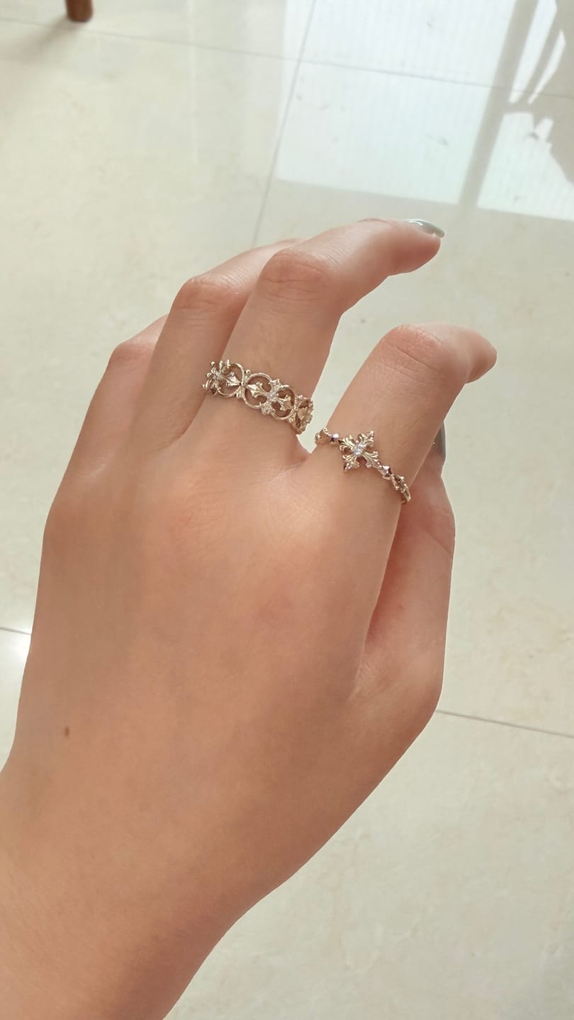 Customer photo review of "Bastet" 925 Sterling Silver Vintage Iris Adjustable Pinky Ring
