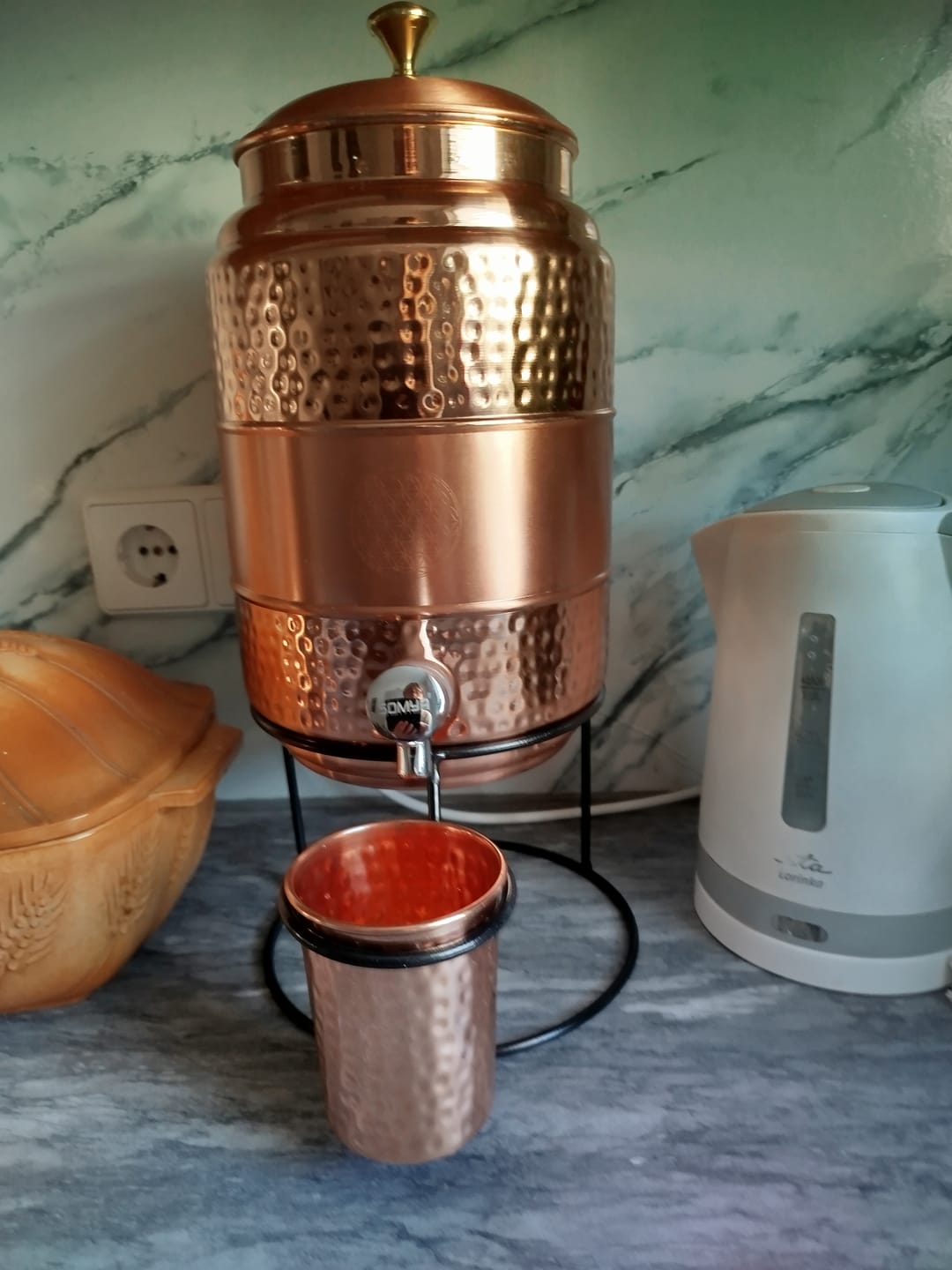 Customer photo review of Edler Kupfer Wasserspender 5 Liter mit Kupferbecher