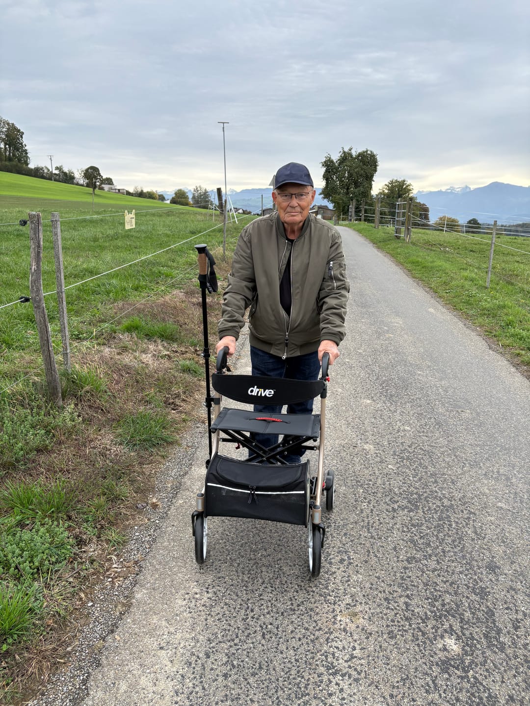 Customer photo review of Rollator Nitro Champagner