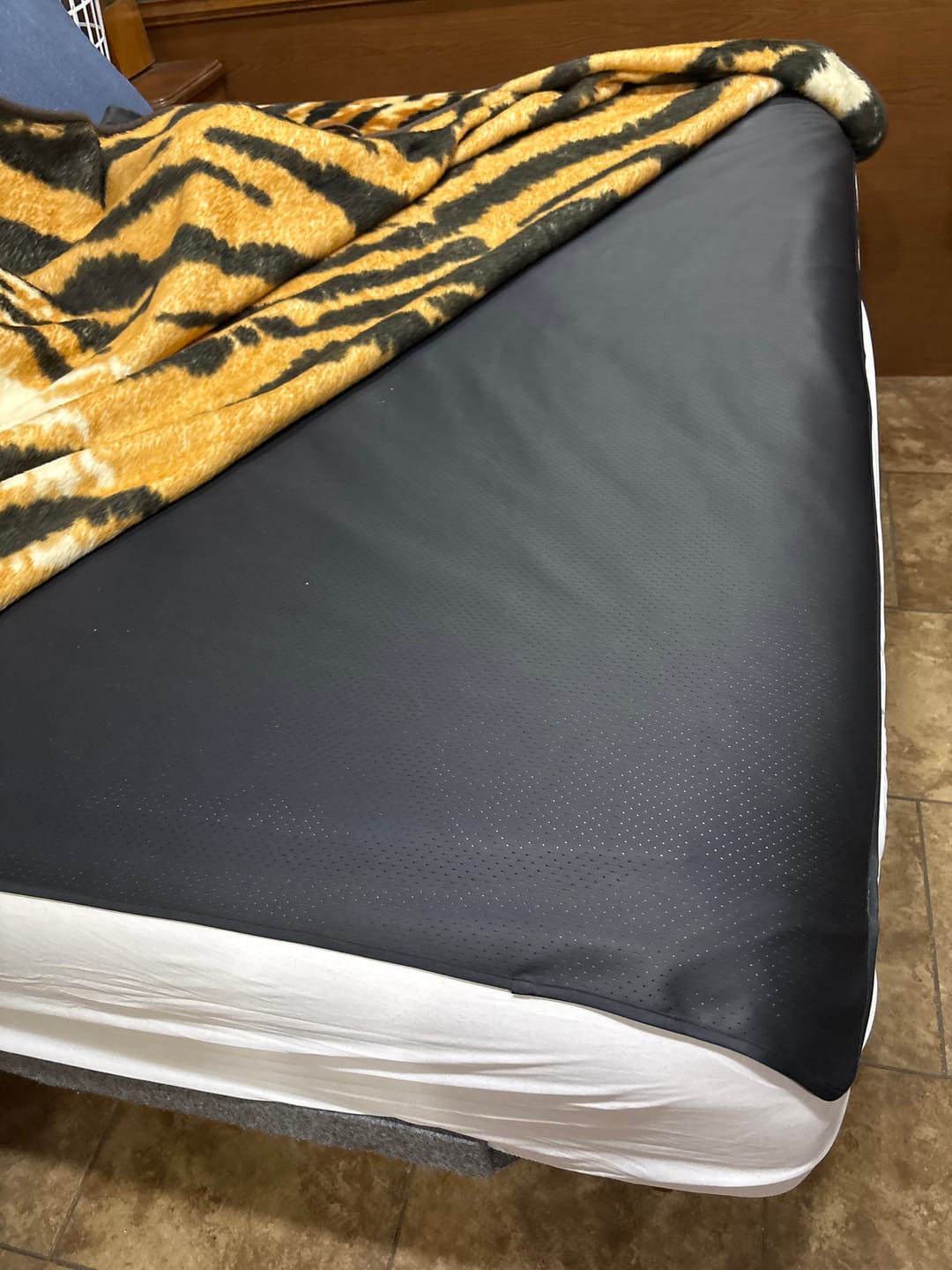Customer photo review of Earthbound® Grounding Mattress Pad