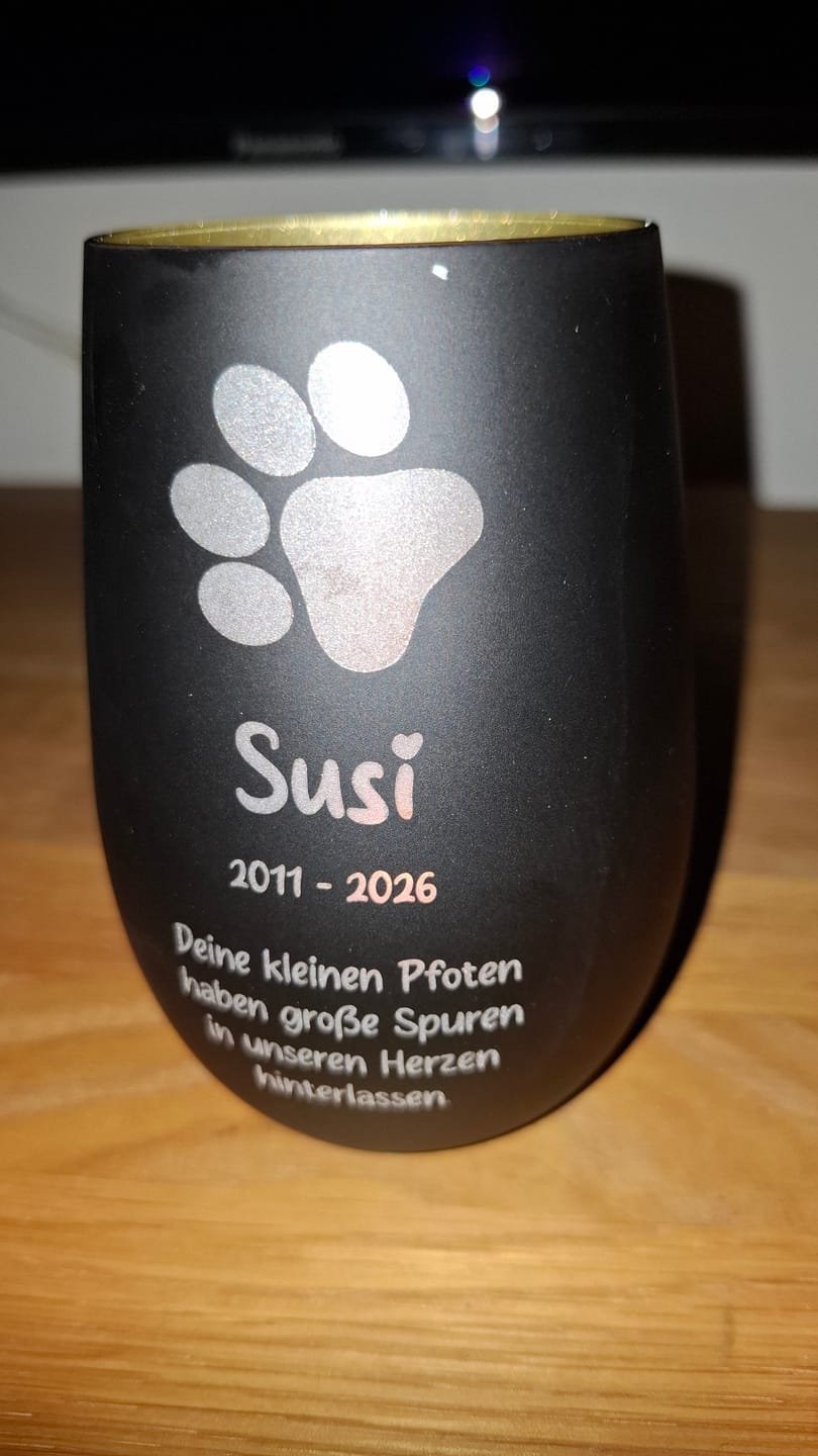 Customer photo review of Trauer-Windlicht für Haustiere mit Namen