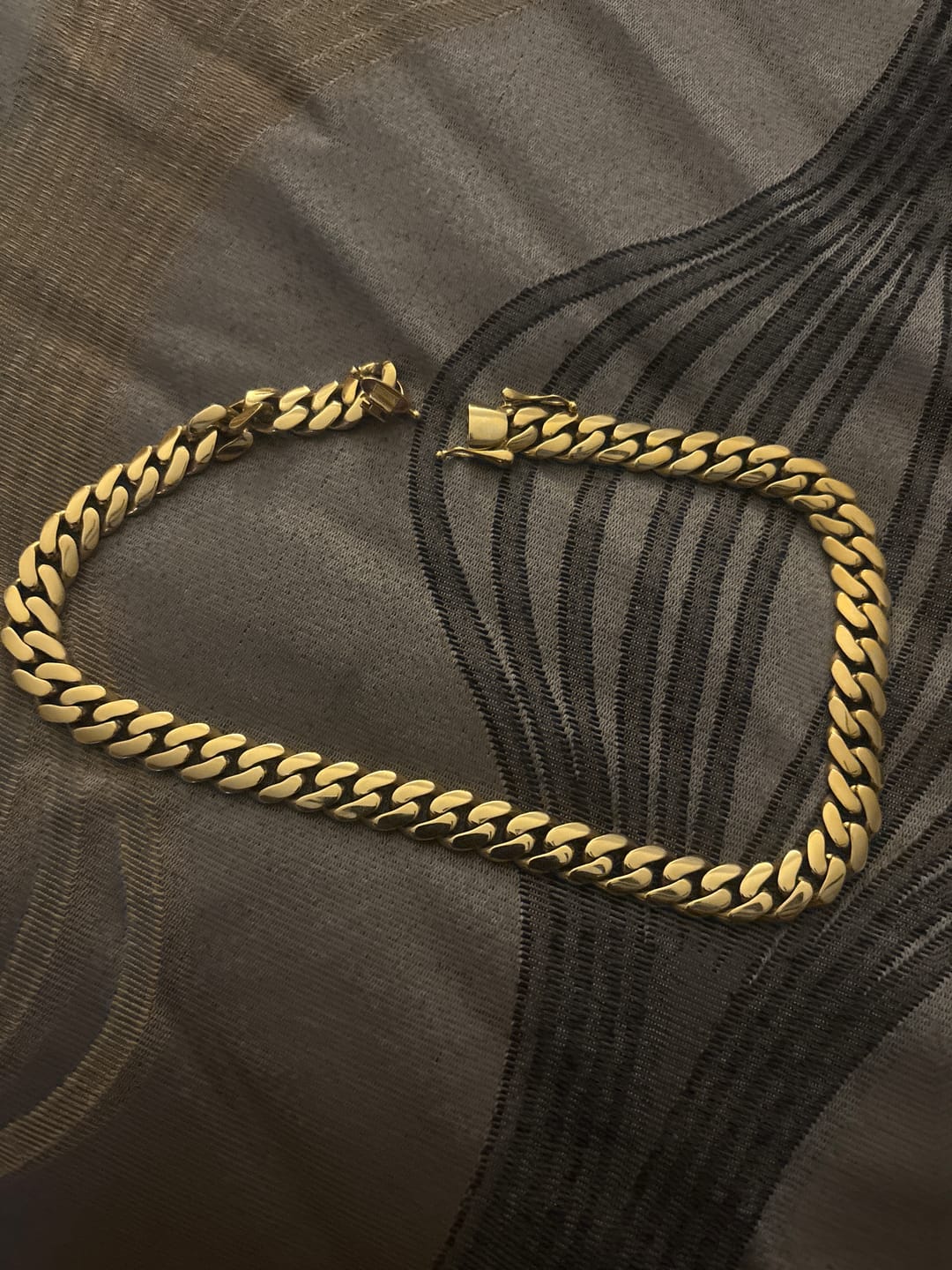 Customer photo review of 10-22mm 18k Gold Miami Cuban Link Chain