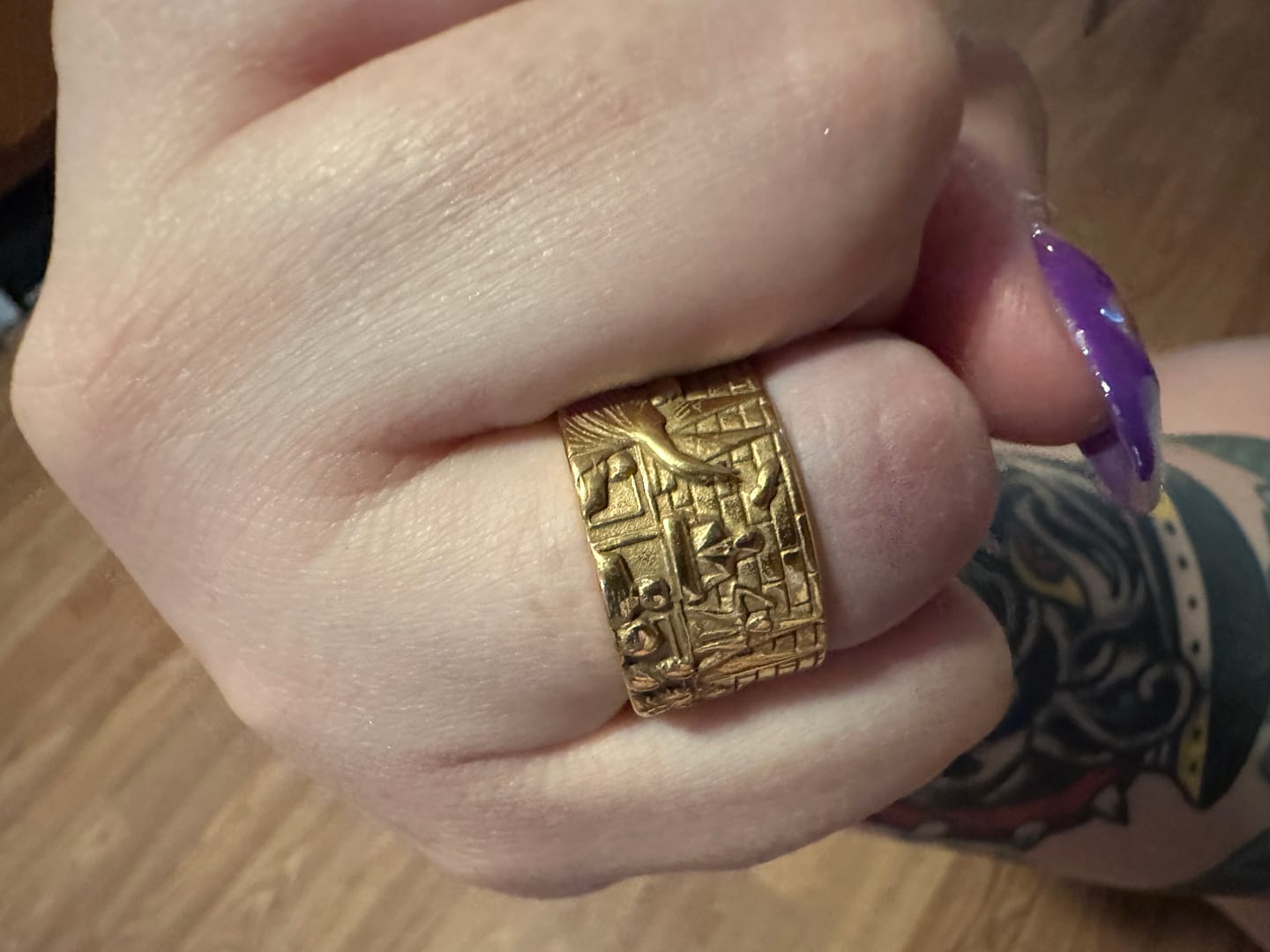Customer photo review of "Farewell Kiss" Ring | Plated in 18K GOLD Stainless Steel